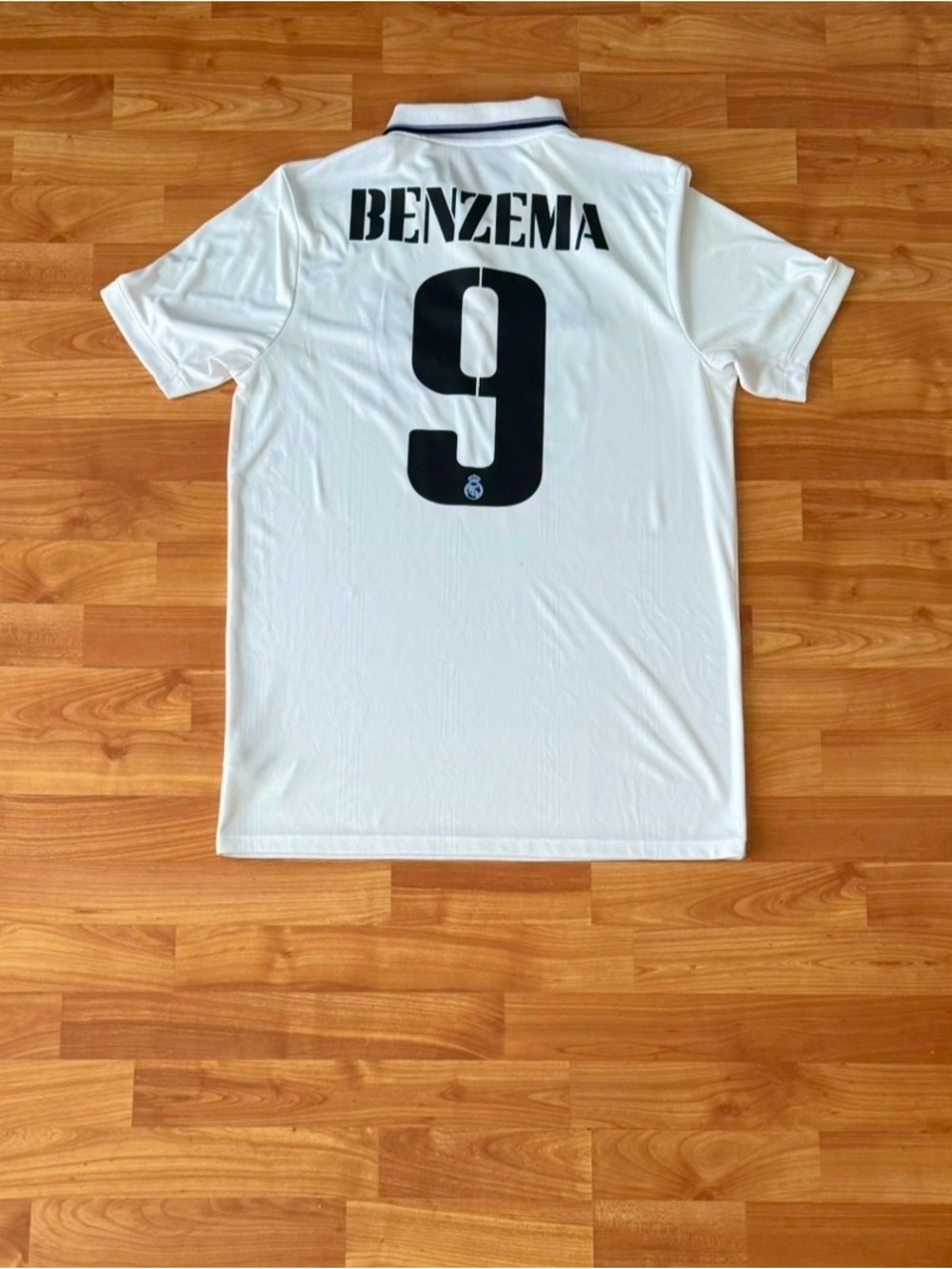 Benzema #9 Real Madrid Authentic Home Jersey 22/23 Size Medium